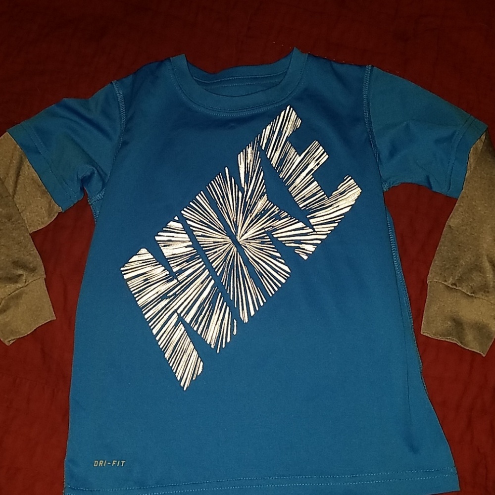 Boys Nike Dri-FIT long sleeve tee size 6